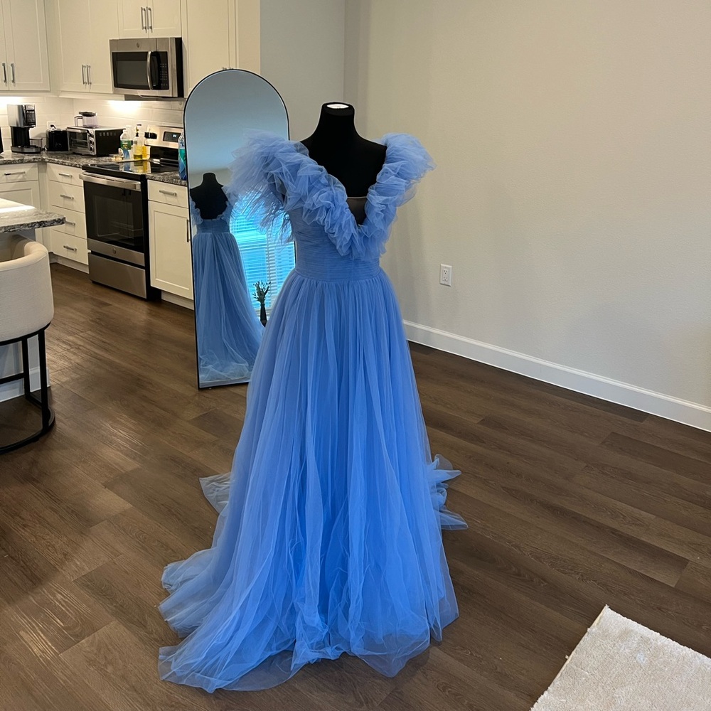 Pronovias Tr style 158 LIGHT BLUE SIZE 6